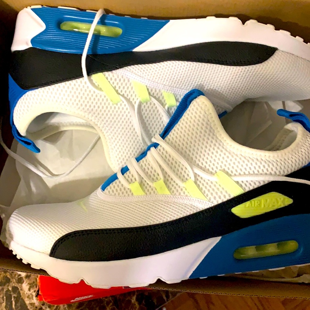 Women’s Nike Air Max 90 EZ